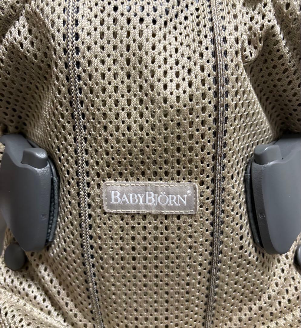 正規品　BABYBJÖRN One Kai 抱っこ紐 グレーベージュ メッシュ