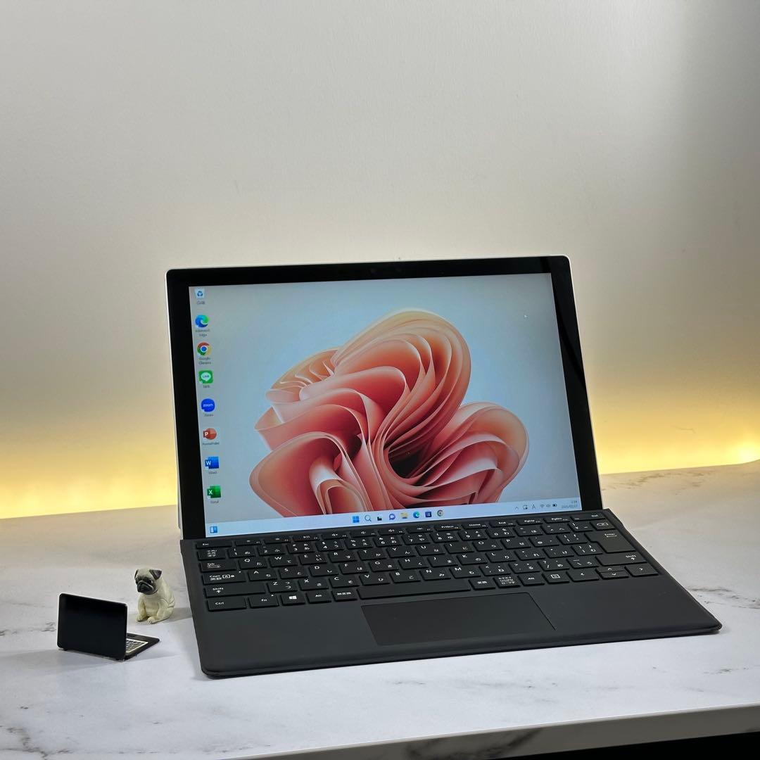 【美品】　Surface Pro7+ i5/8/128 Office