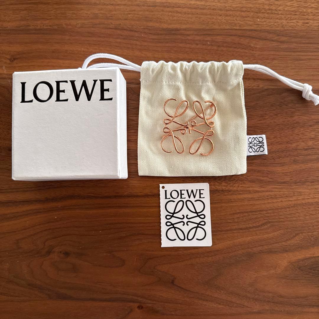 LOEWE アナグラムブローチ ローズゴールド約5cm