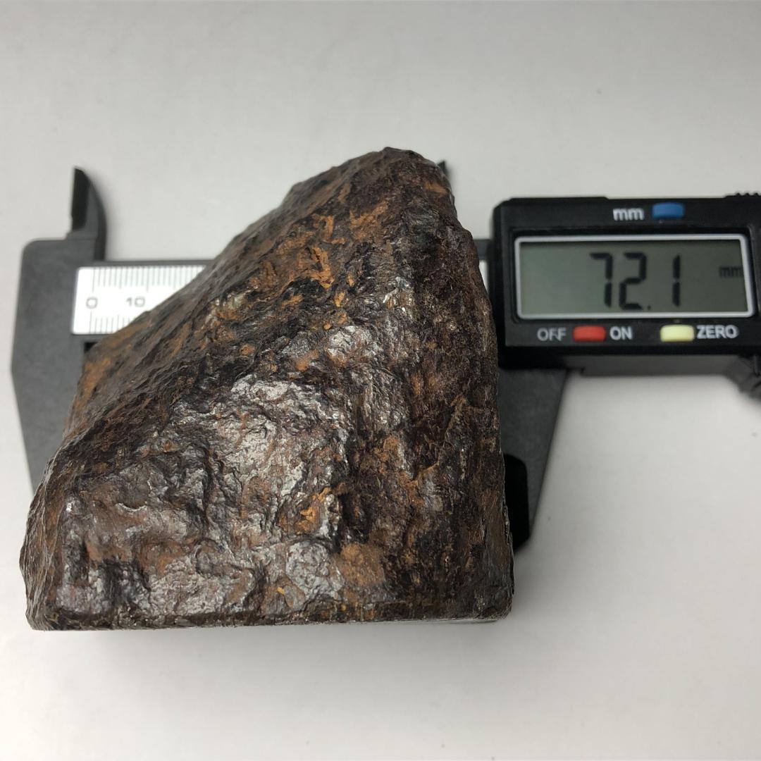 アルタイ隕石　大型隕石 鉄隕石　外皮付き隕石　ナチュラル　原石　重さ約1139ｇ