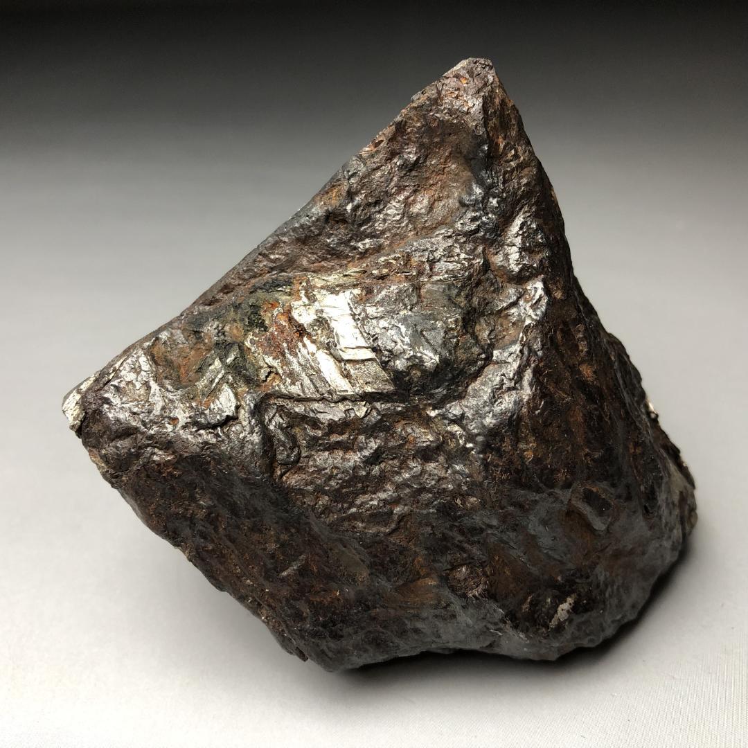 アルタイ隕石　大型隕石 鉄隕石　外皮付き隕石　ナチュラル　原石　重さ約1139ｇ