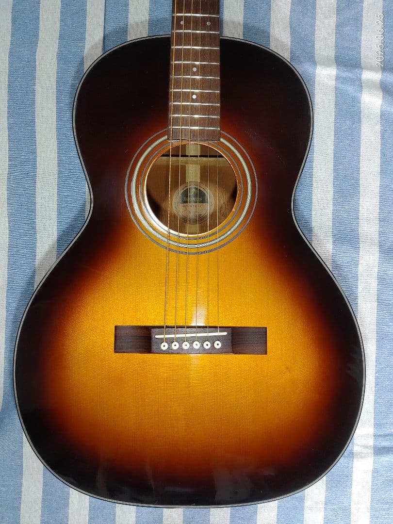 Morrisの12フレットジョイントのNYスタイルギターMY-601tsです。