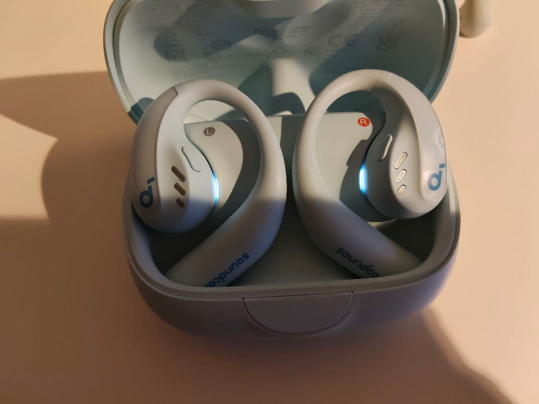 Anker Soundcore AeroFit Pro ライトブルー