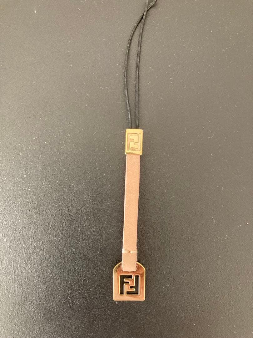 Fendi レザー ストラップ