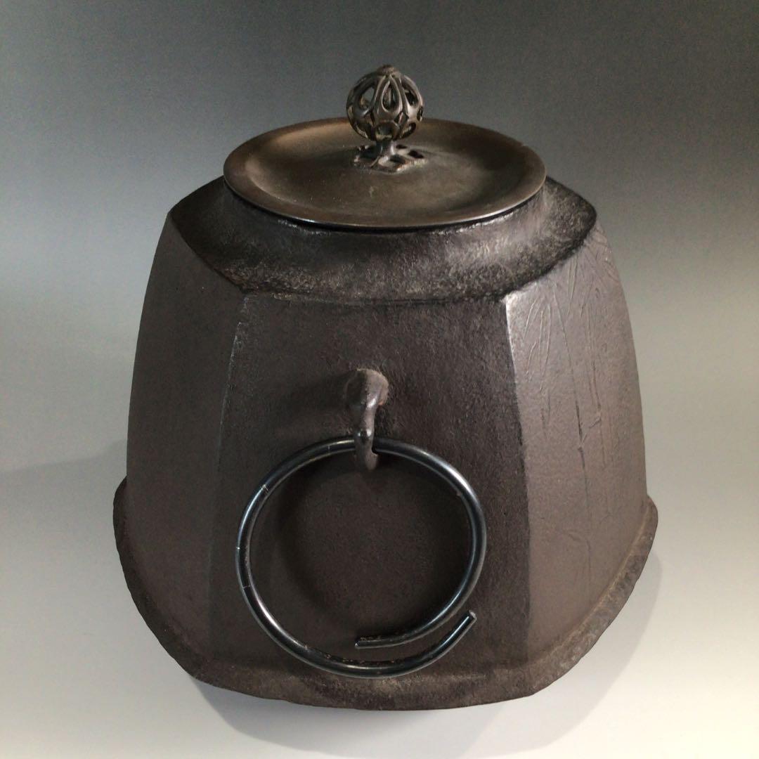 Ｐ４７６　茶釜　『釜師　畠春斎造』『竹紋』『六方翼形釜』　共箱　茶道具