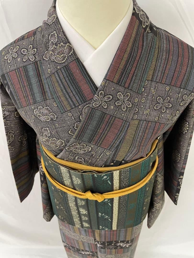 美品　正絹袷　恵大島織物謹製　本場大島紬単品(証紙付)