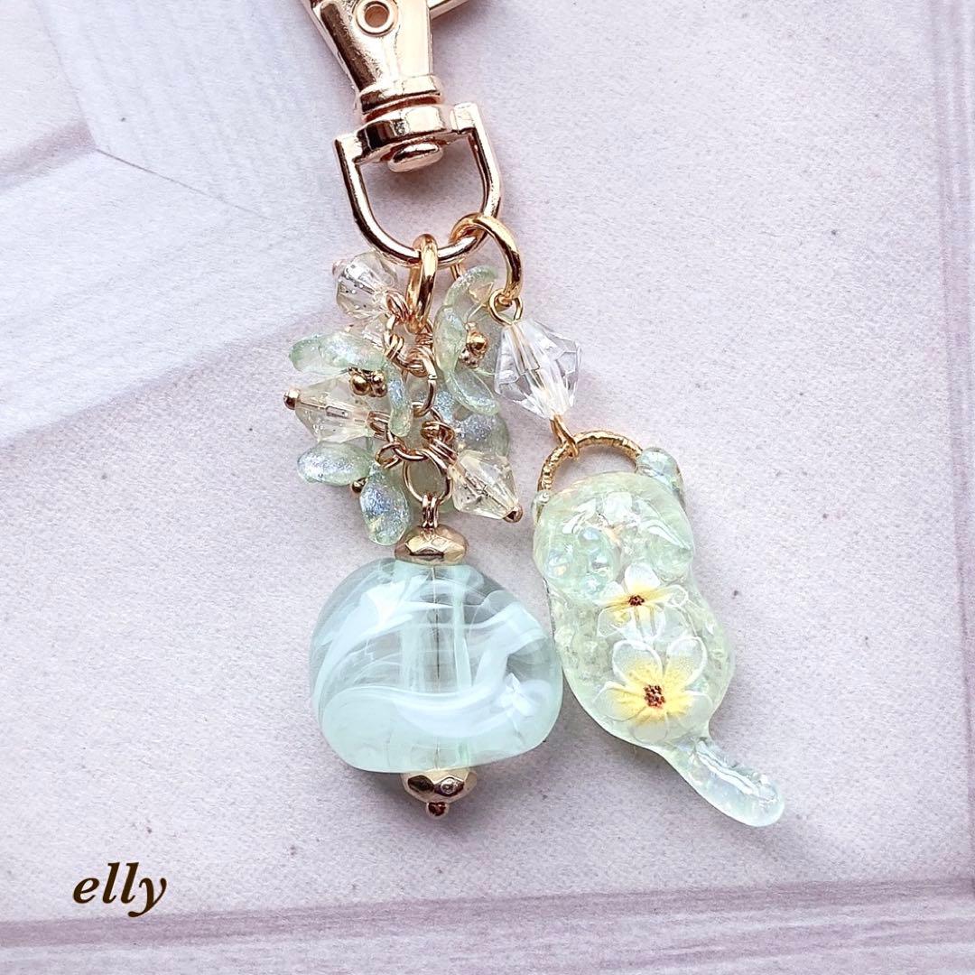 【sawasawa様】1374.天然石　琉球ガラス　星型　ジャンピング猫　レジン