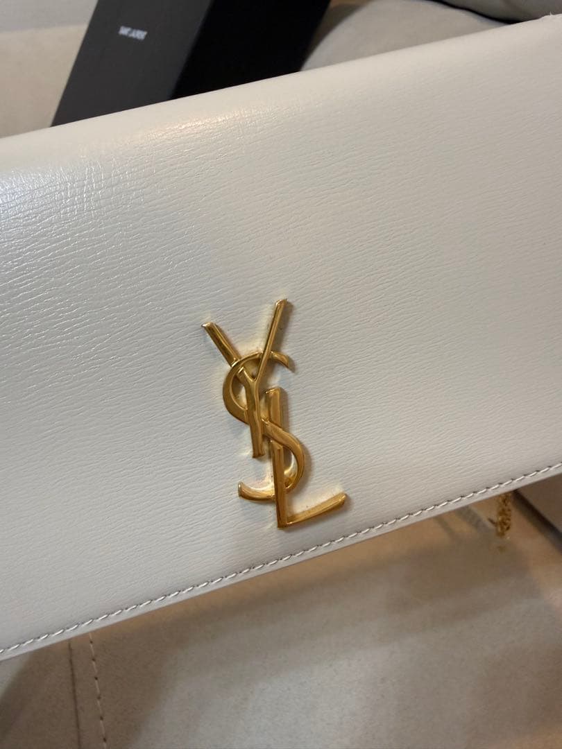 サンローラン YSL カサンドラ フォンホルダー 白