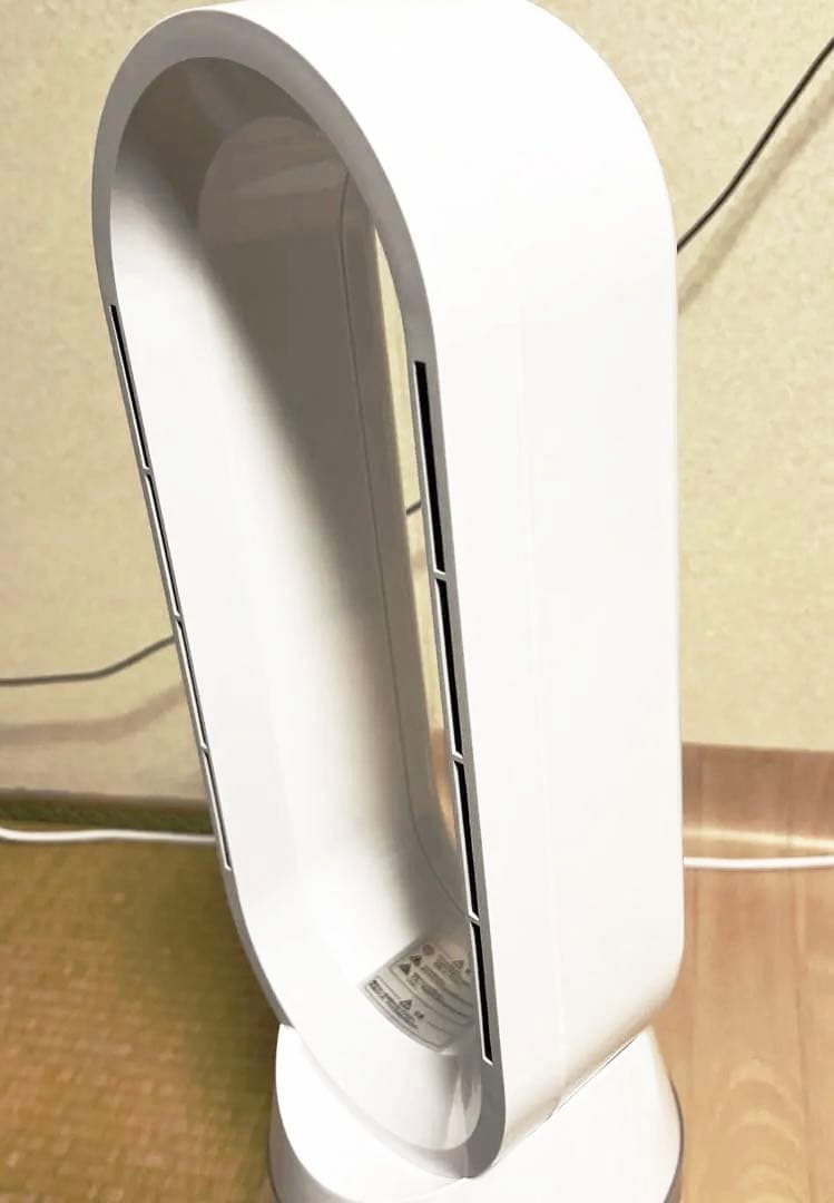 羽根なし セラミックヒーター　冷暖風機 ホワイト 2025年製　極美品