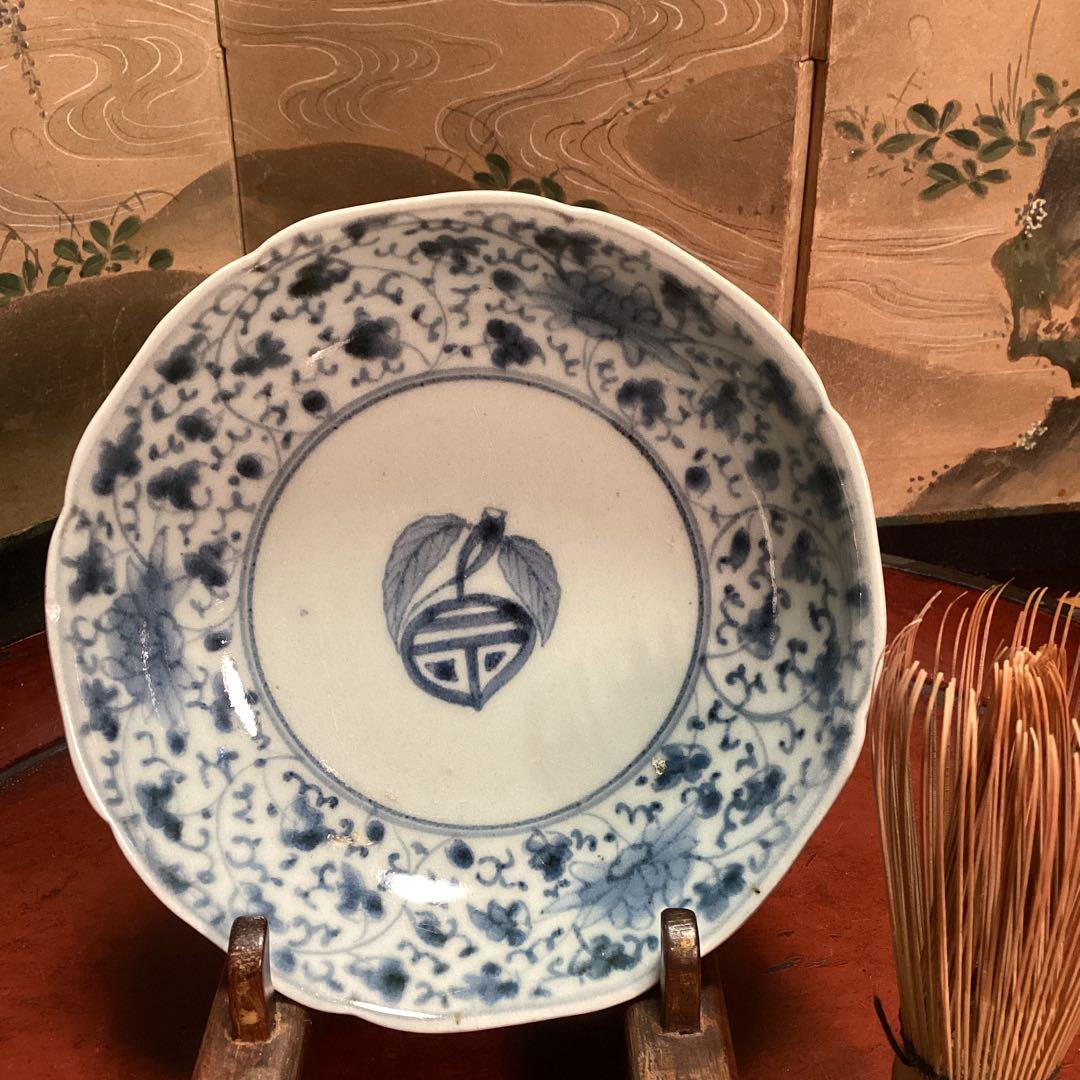 A996❷古伊万里　染付（柿右衛門）花唐草　見込栗紋様　輪花型　膾皿　1枚