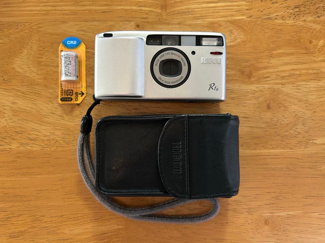 【動作〇】RICOH R1s フィルムカメラ シルバー　専用本革ケース付き