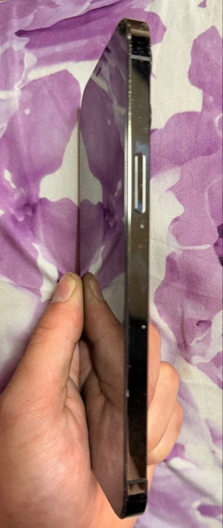 iPhone12 Pro Max 画面縦線有り　背面ひび割れ