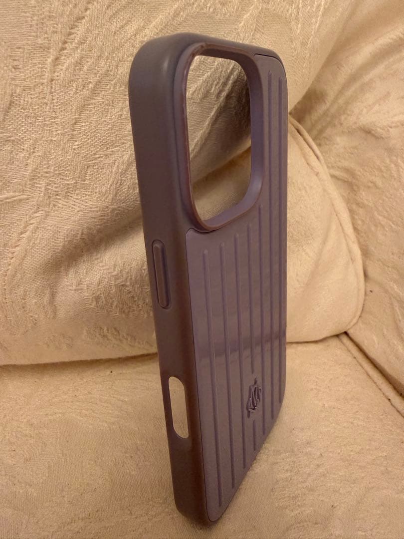 RIMOWA iPhone用ケース パープル　16 Pro