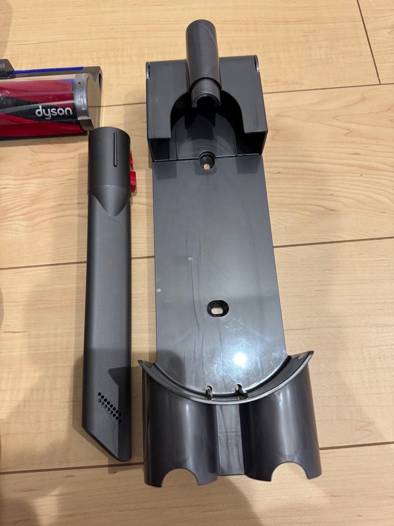 *美品*dyson ダイソン V8 SLIM SV10Kコードレス掃除機