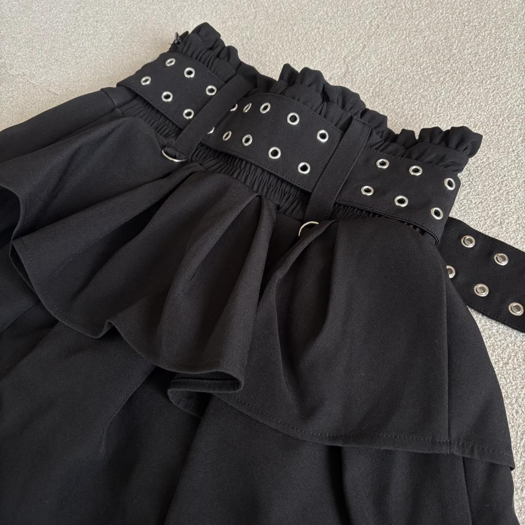 アミリージュ　ハトメベルト付きフレアスカート　クロスチャーム　ゴスロリ　パンク