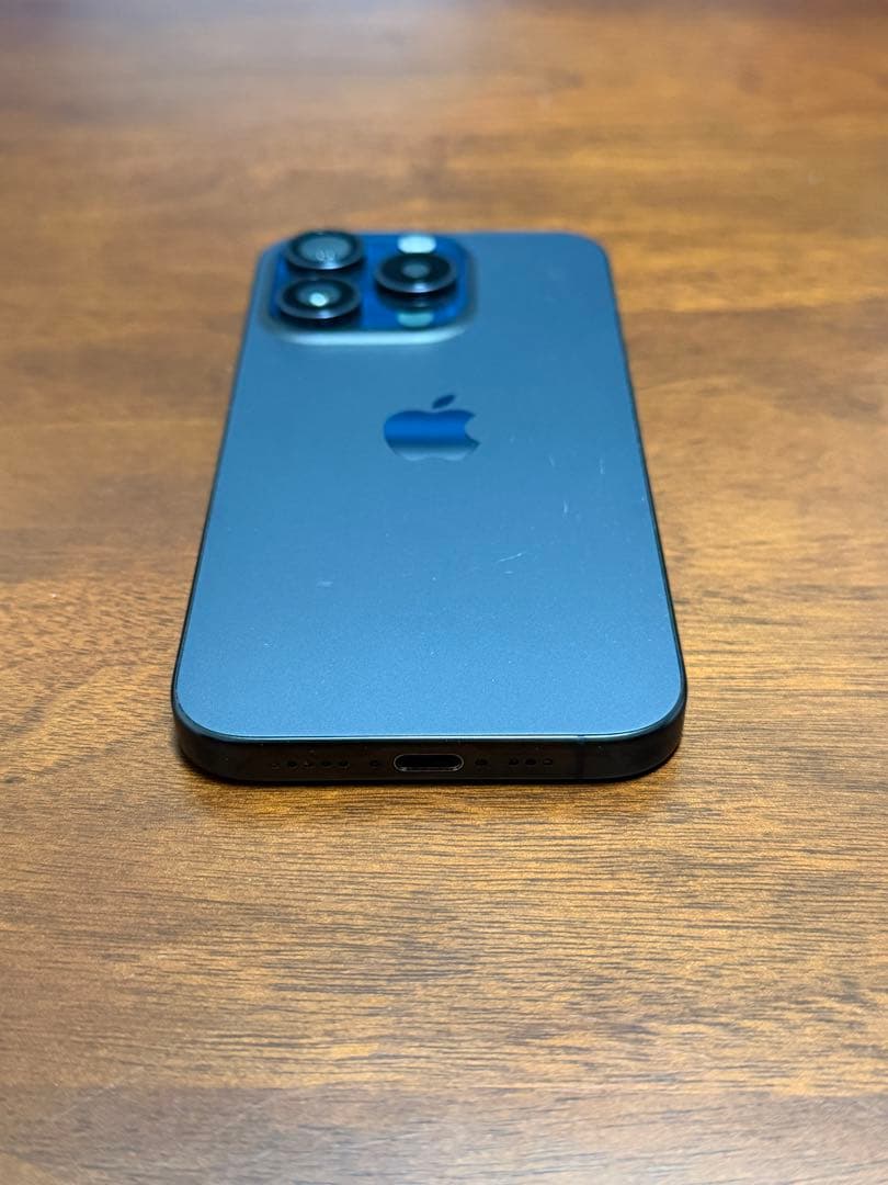 iPhone 15Pro ブルーチタニウム256gb バッテリー86%ケース付き
