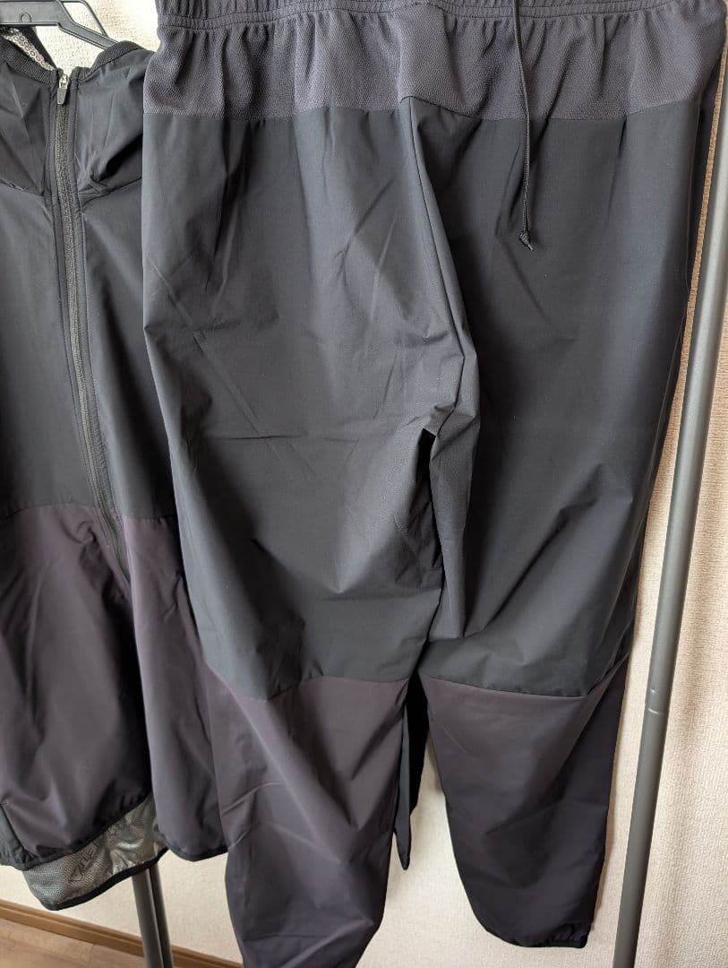 ATHLETA フード付きウインドブレーカー　上下