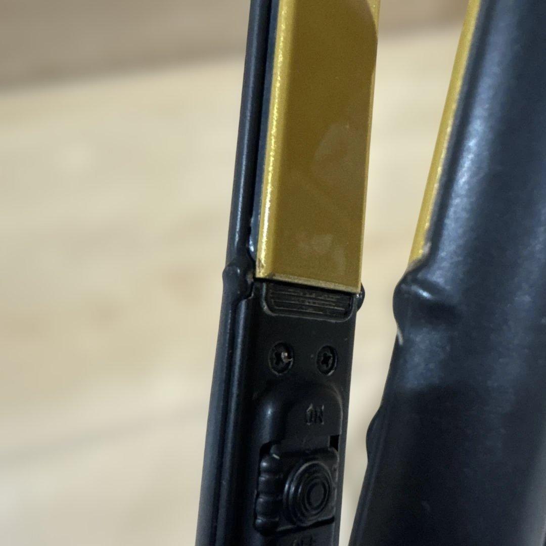 モデルランバットゴールド　ヘアアイロン