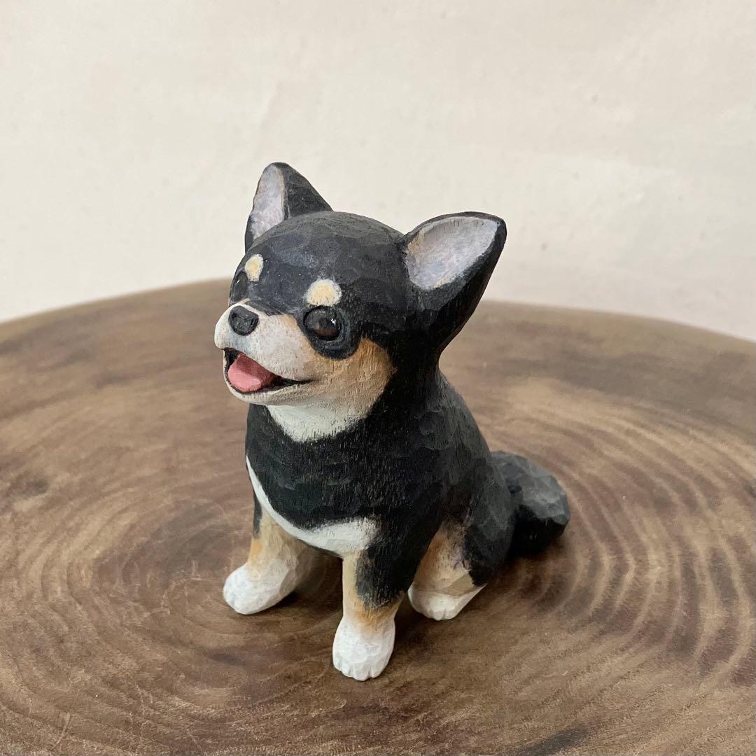 木彫りのチワワ