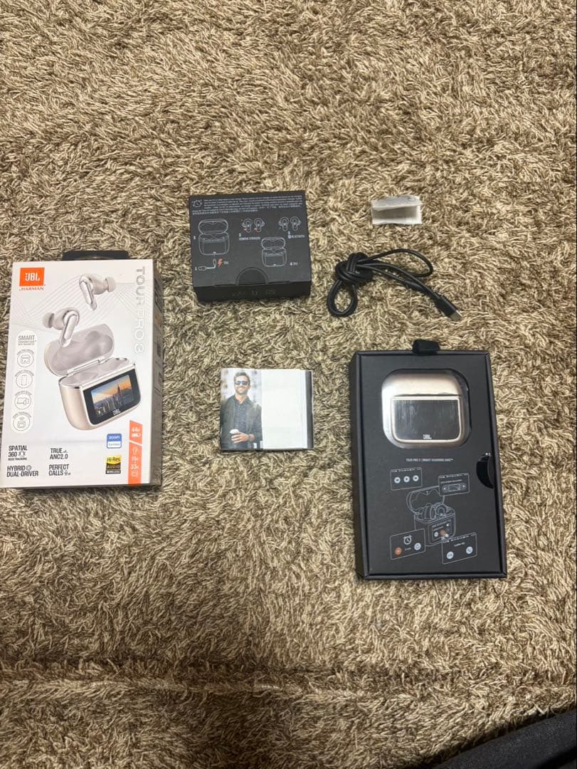 JBL tour pro 3ワイヤレスイヤホン