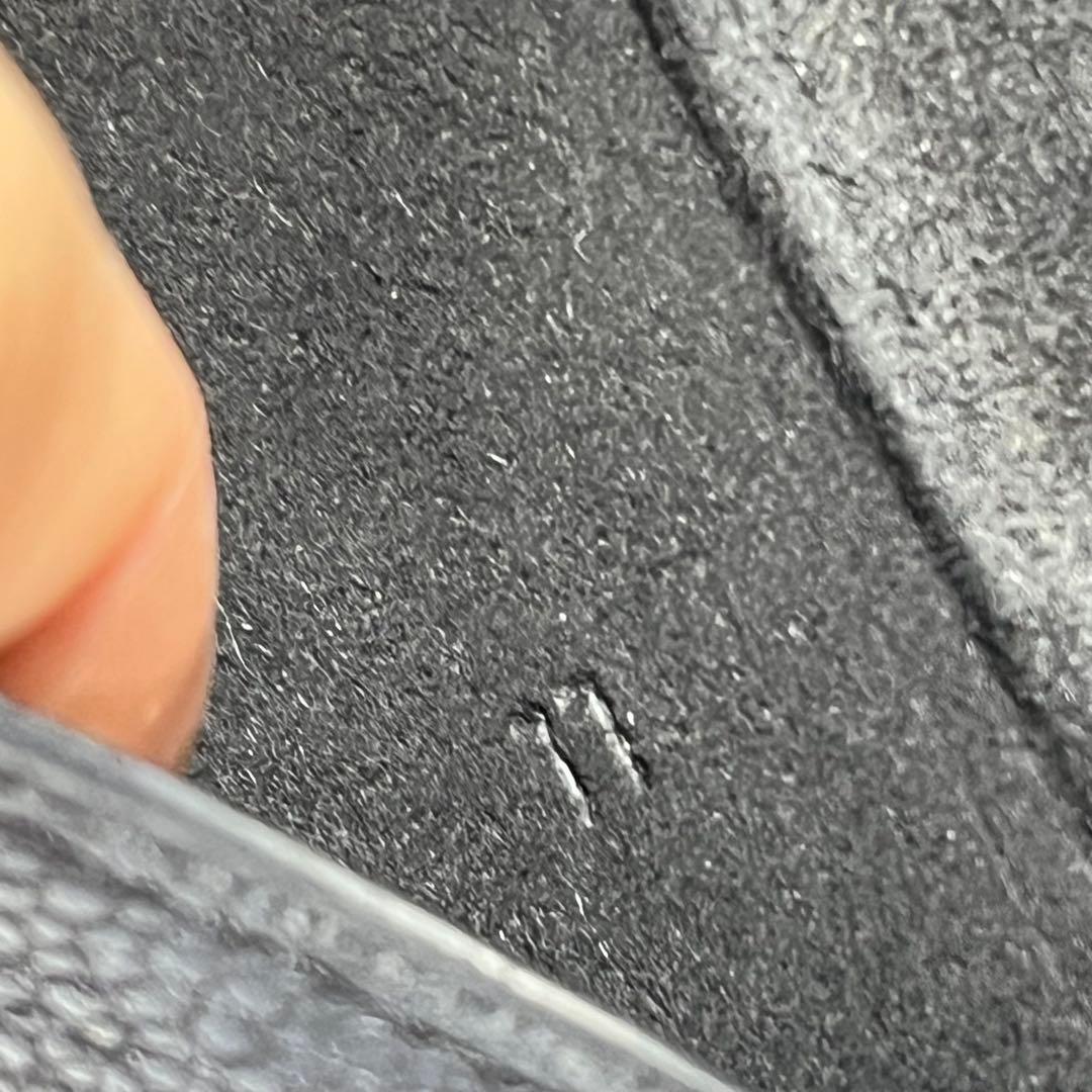 Louis Vuitton ネイビーレザー 手帳型ケース iPhone13/14