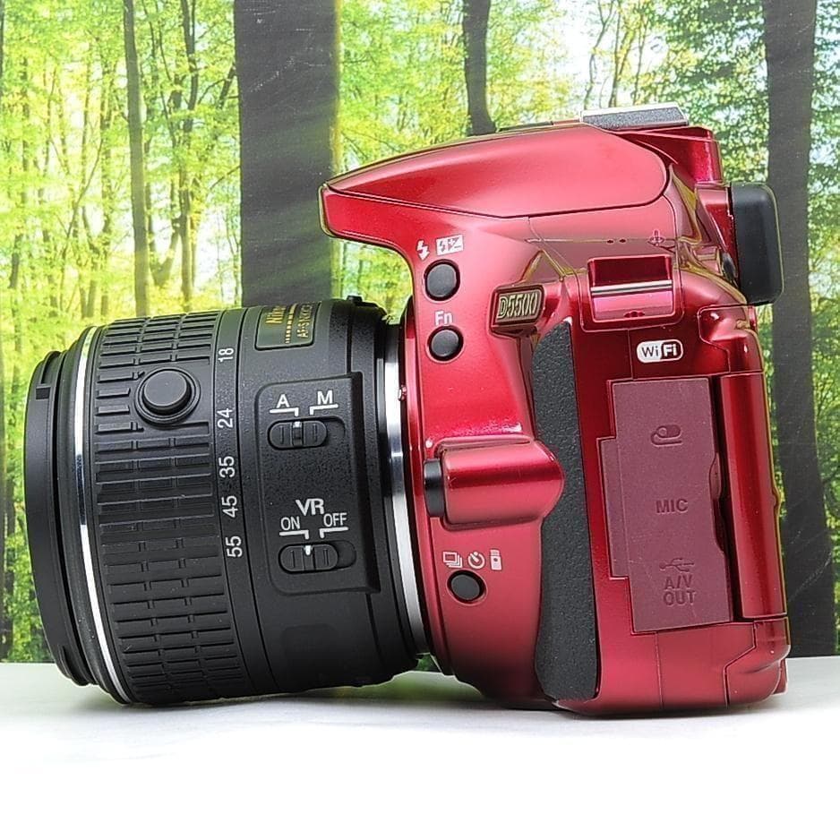 WiFi搭載機種♪ニコン D5500☆希少なワインレッド☆超高性能一眼レフ