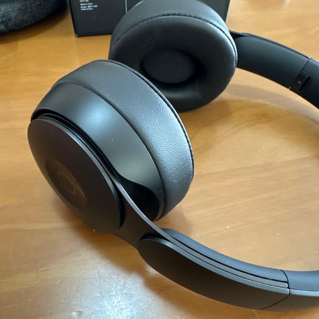 最終値下げ【美品】Beats SOLO PRO ワイヤレスヘッドホン ブラック