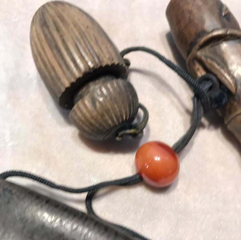 腰差煙草入れ　煙管筒　アイヌ彫り柘植竹形鋤彫