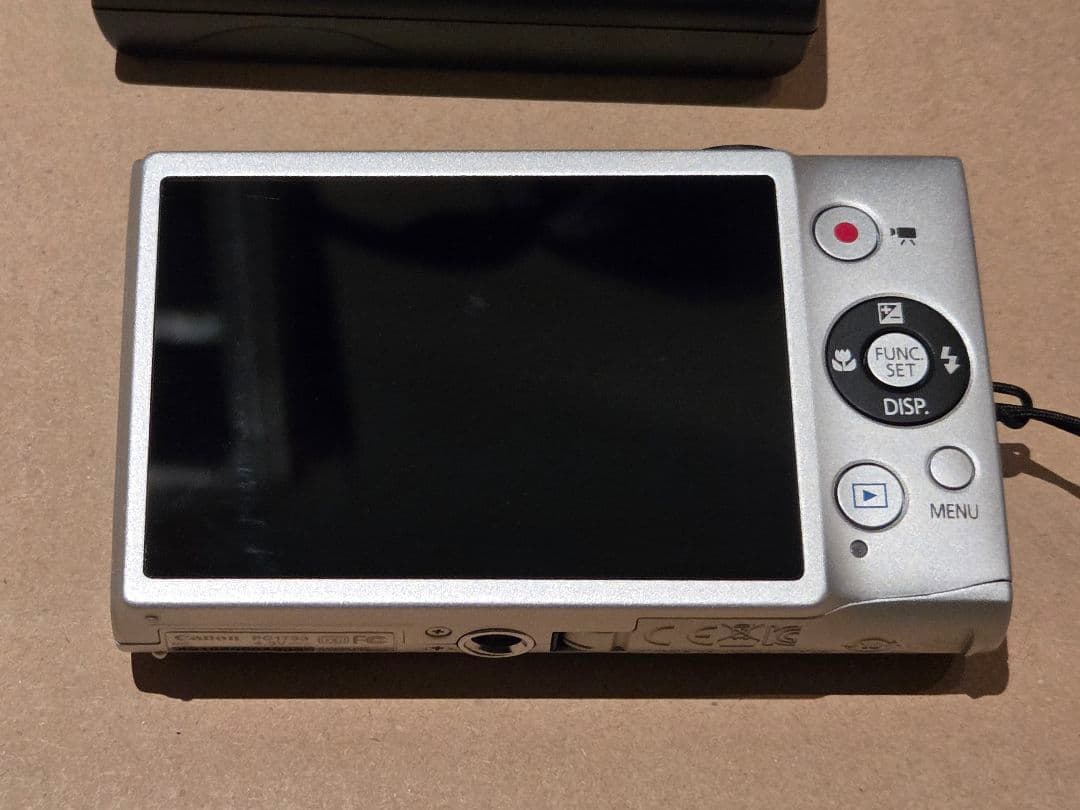 Canon キャノン コンパクトデジタルカメラ IXY 220F PC1733