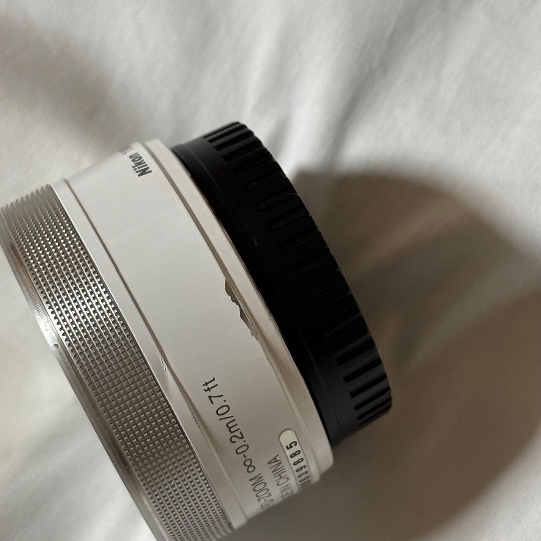 Nikon1 J4 ダブルズームキット　ホワイト 単焦点レンズ付き