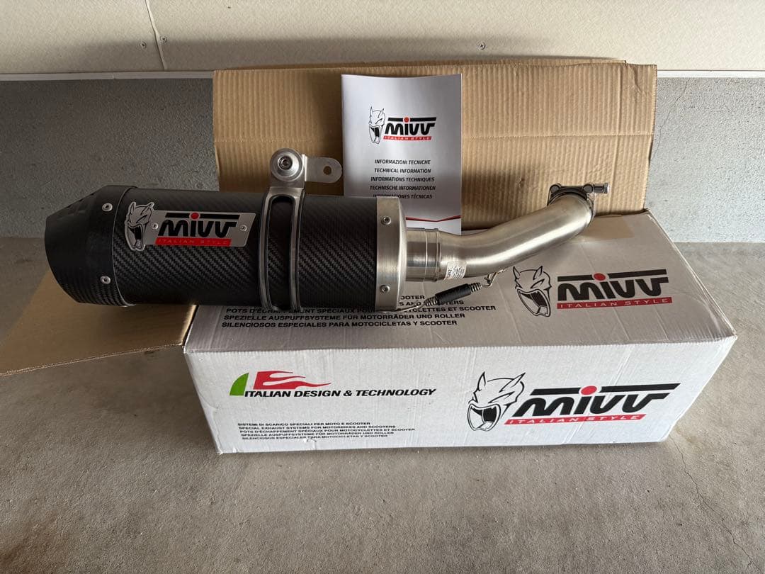 KTM390アドベンチャー　MIVV カーボンファイバー スリップオンマフラー