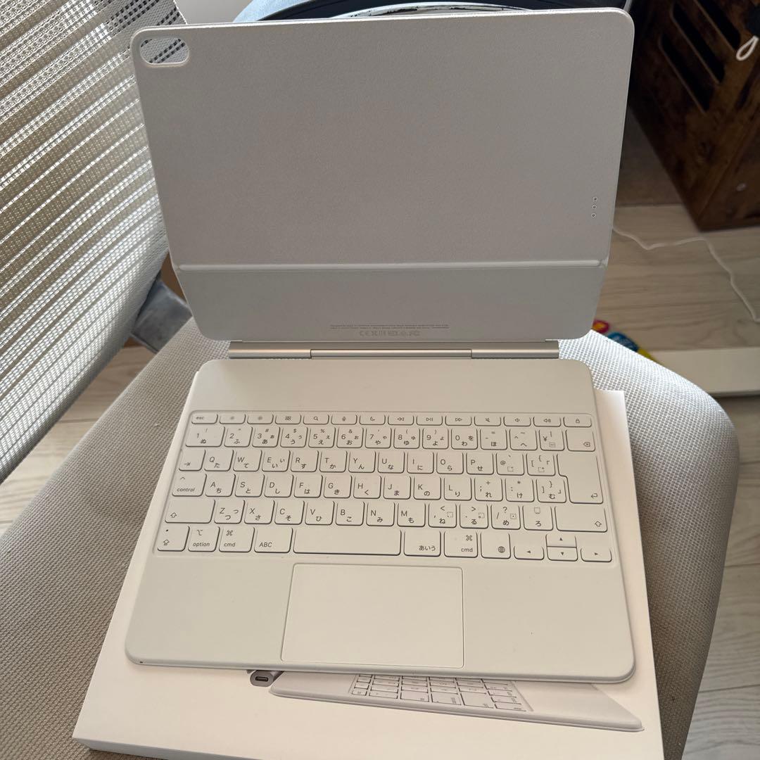 【極美品】iPad 13インチ用 Magic Keyboard ホワイト