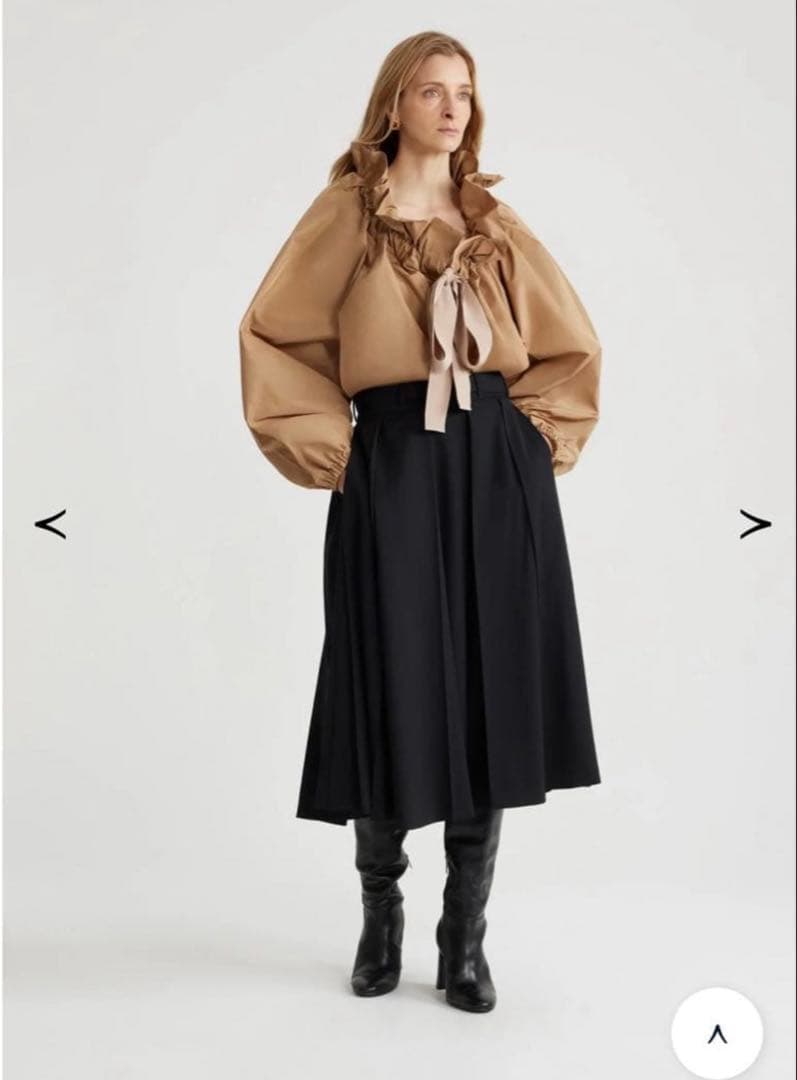 【PATOU】フリルブラウス　36 ベージュ