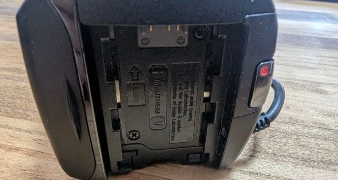 F29 SONY HDR-PJ590V プロジェクター内蔵　デジタルHDカメラ