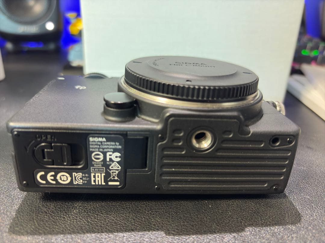 Sigma fp ミラーレスカメラ 本体+45mmレンズ＋おまけ