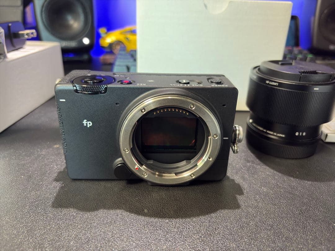 Sigma fp ミラーレスカメラ 本体+45mmレンズ＋おまけ
