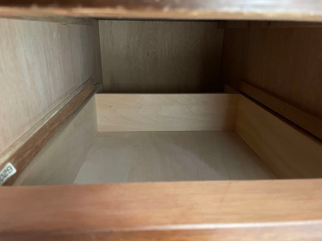 アンティークな勉強机になります。 値段交渉可能です。