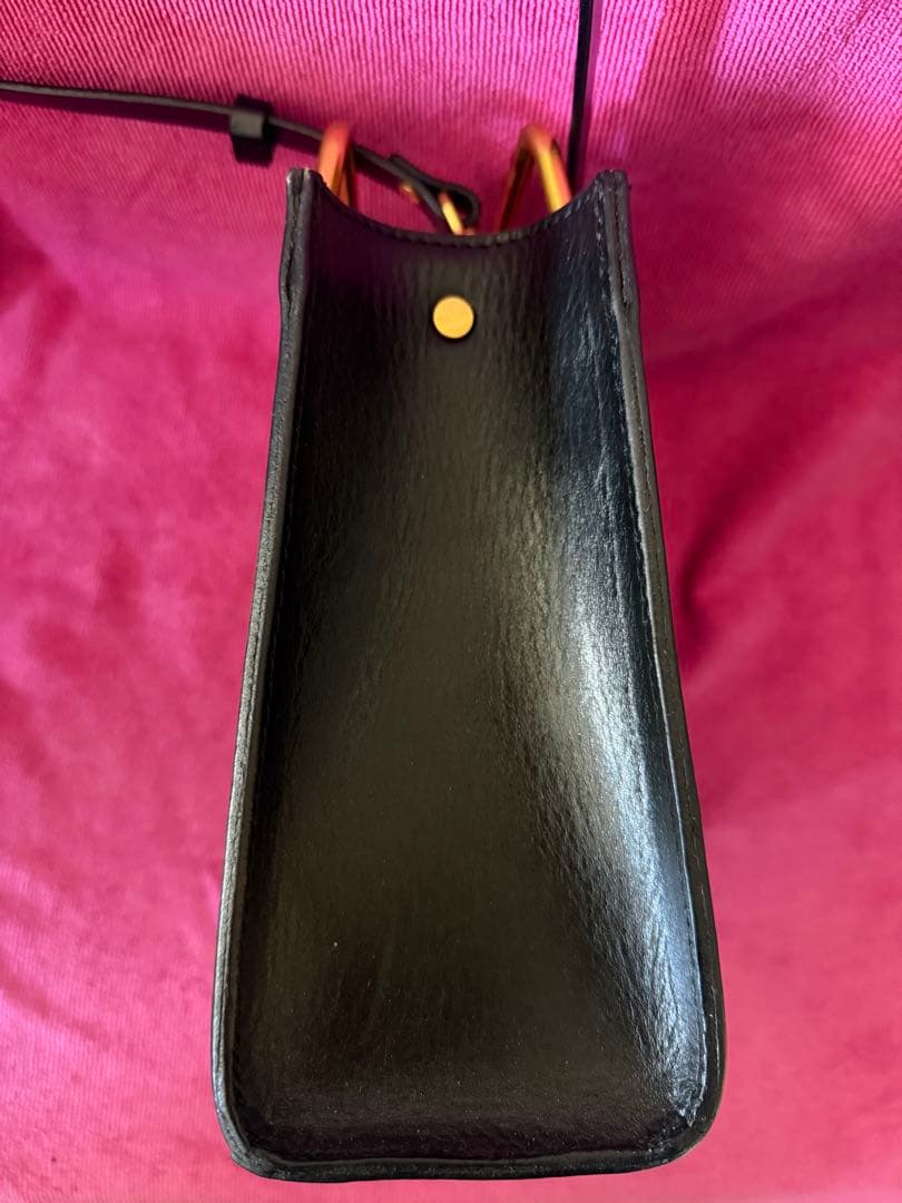 Emma aura ブラックレザー ハンドバッグ