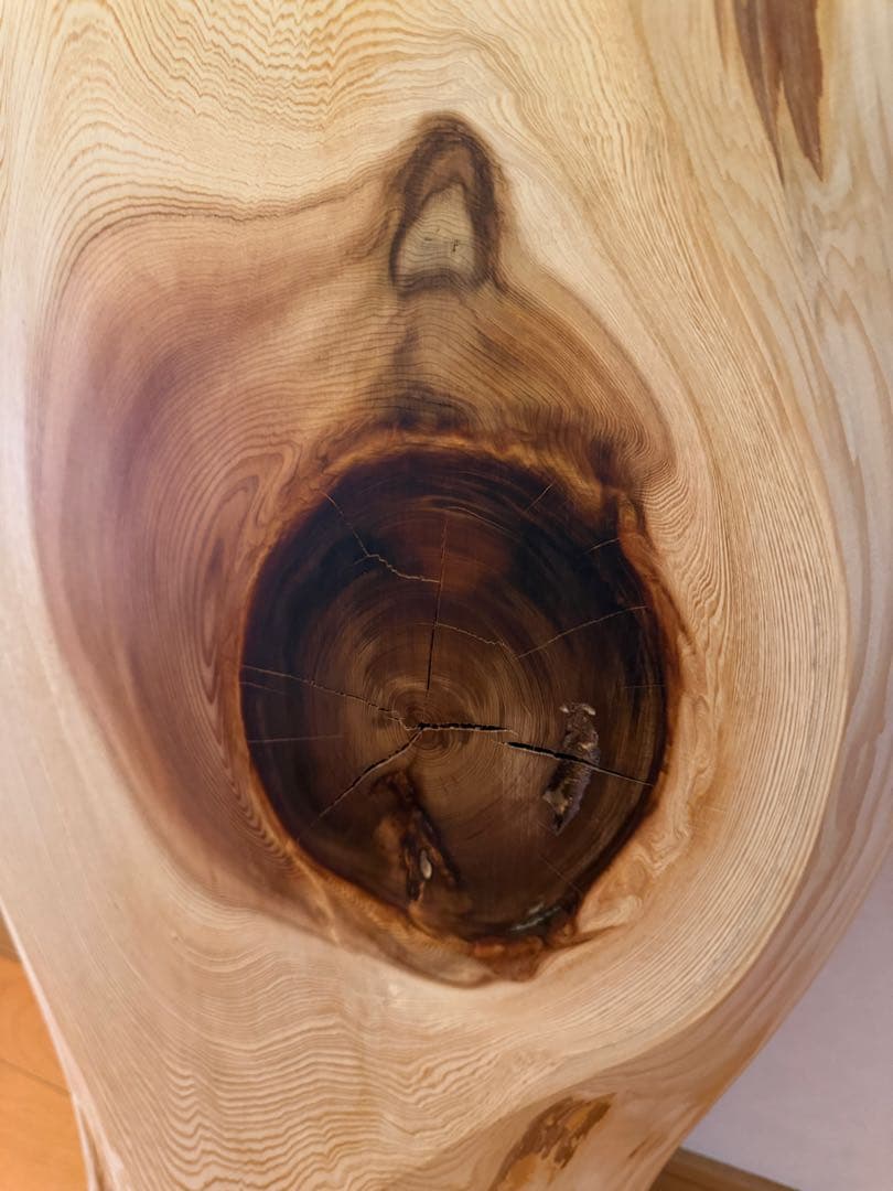 天然杉一枚板でか節カーブテーブル蜜蝋クリーム仕上げ