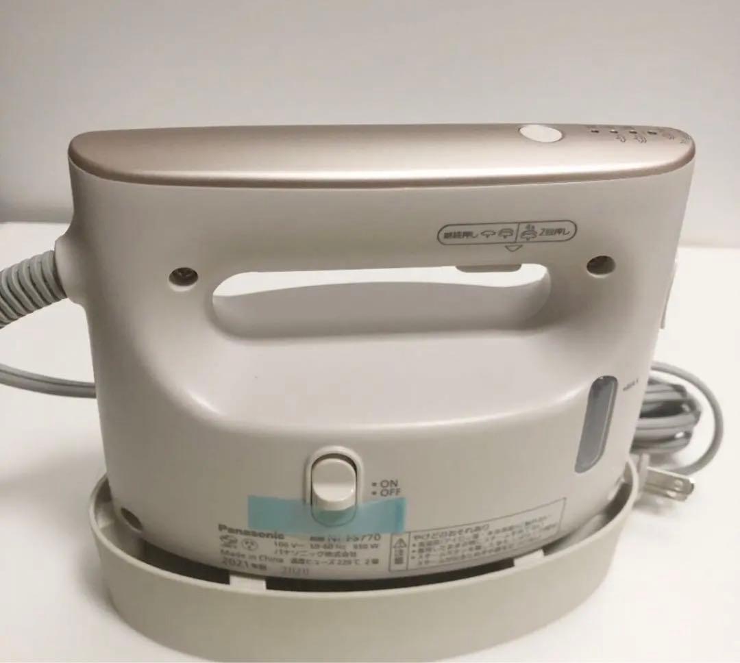未使用　パナソニック衣類スチーマー 大容量タイプ ベージュ NI-FS770-C