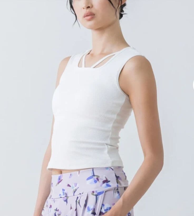 【新品】SUKALA クロスデザインショートタンクトップ白Ｓサイズ