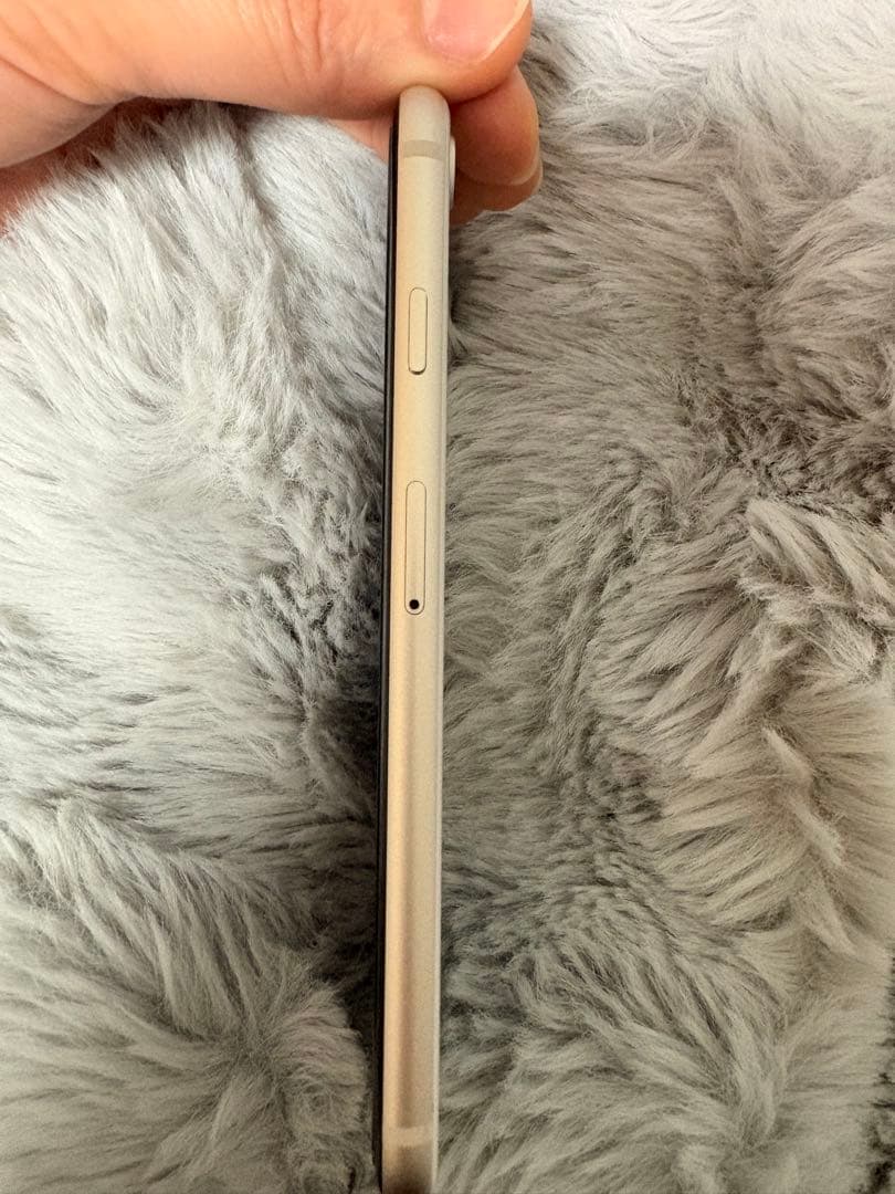 値下げしました！【バッテリー容量91%】iPhoneSE 第三世代 64GB