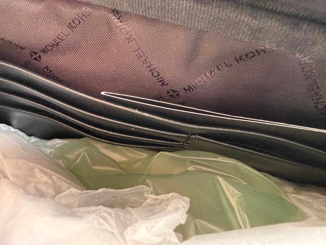 【ハワイ正規店購入】MICHAEL KORS ブラックショルダーバッグ