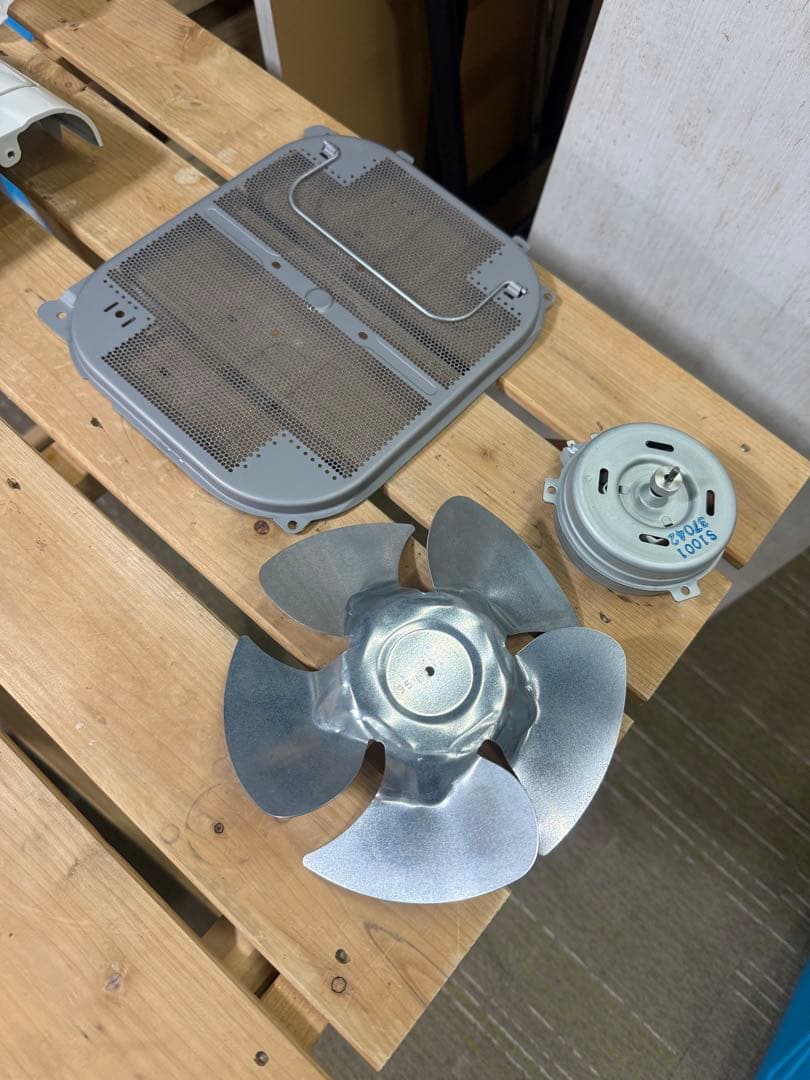 【分解洗浄消毒作業済】　ダイニチ 石油ファンヒーター FHY-32TR4(W)