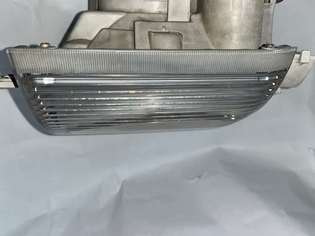 V*P様 中古 いすゞ純正 左 ヘッドライト KOITO 110-21872 2