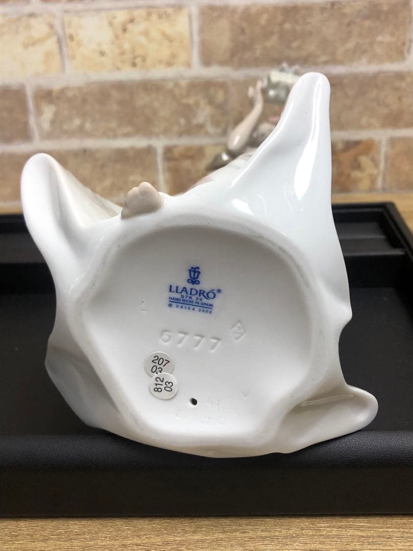 【美品】リヤドロ　フィギュリン　私の宝物 6777