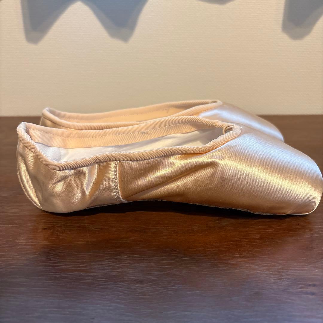 Nikolayトゥシューズ 3007サイズ5 1/2 幅XXXXX 硬さM