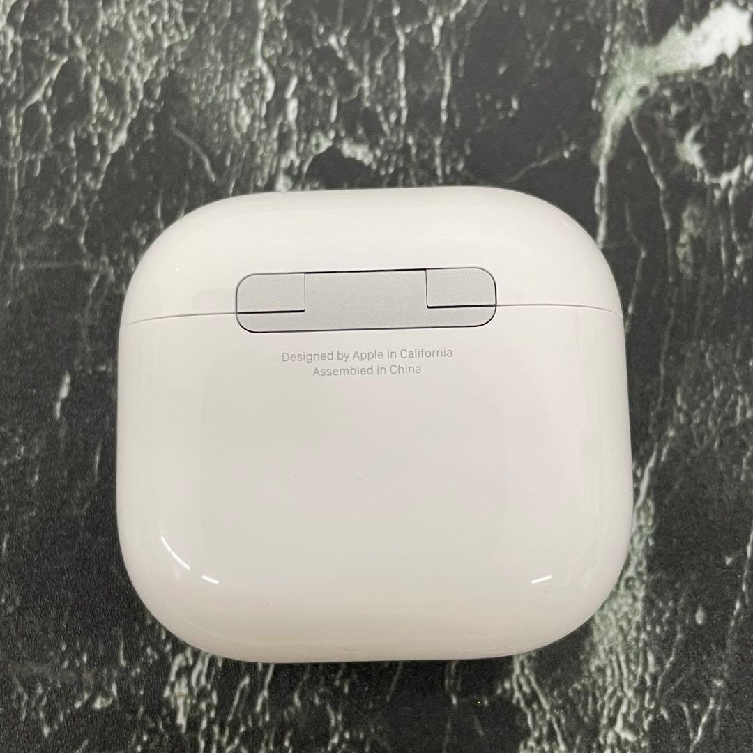 AirPods（第4世代）アクティブノイズキャンセリング搭載 mxp93j/a