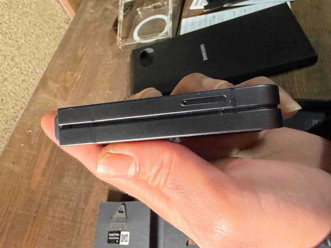 Samsung Galaxy Z Flip6 256GB スペシャルカーボン