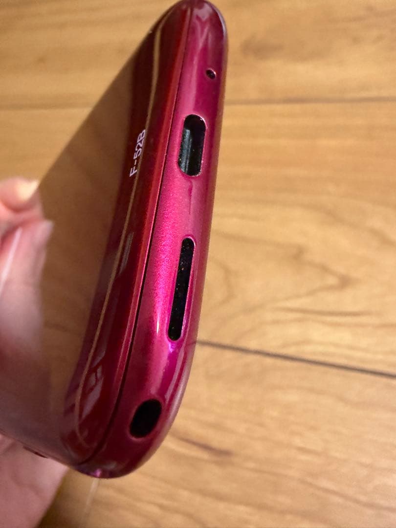 docomo F-52B レッド スマートフォン 本体